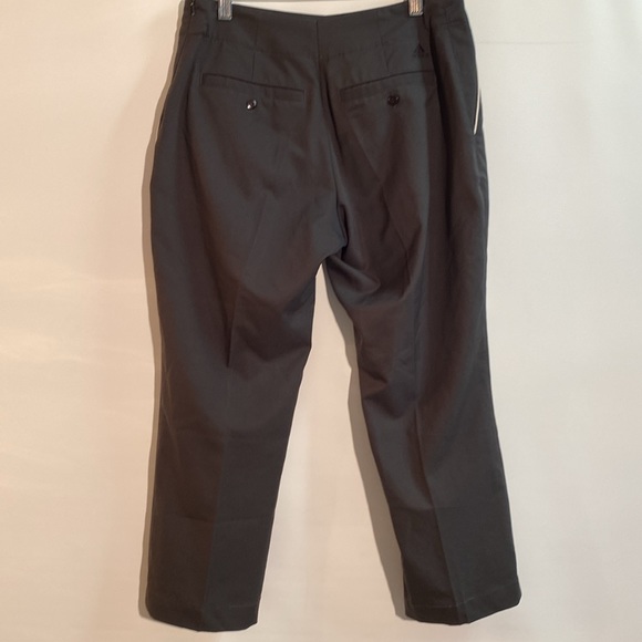 Adidas - Women’s Black Golf Capri pants. Size 8? - Picture 2 of 9